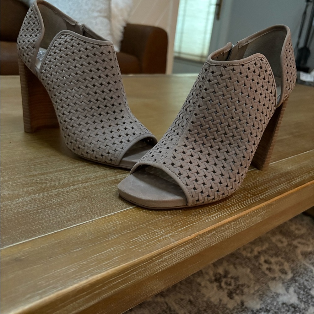 Vince Camuto Beige Woven Peep-Toe Heels